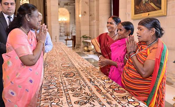 "सोहराई कला भारत की आत्मा है": राष्ट्रपति द्रौपदी मुर्मू